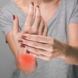Artrite reumatoide: cause, sintomi e trattamento